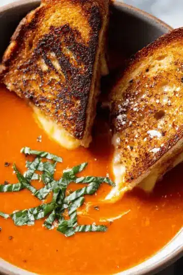 Easy Tomato Soup With Grilled Cheese