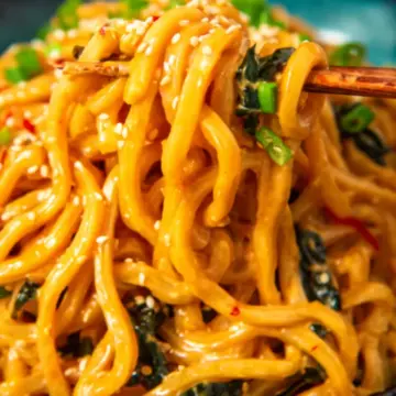 Creamy Gochujang Udon Noodles