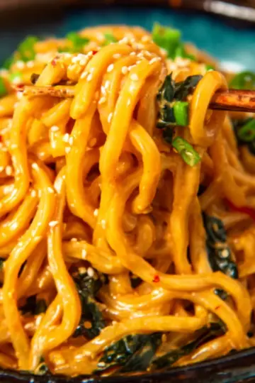Creamy Gochujang Udon Noodles