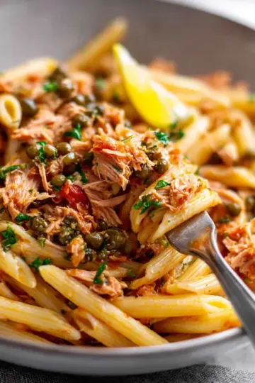 The most amazing canned tuna pasta!