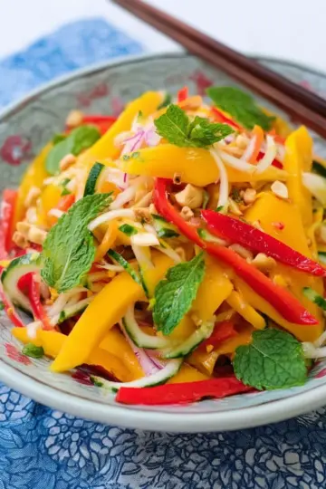 Thai mango salad
