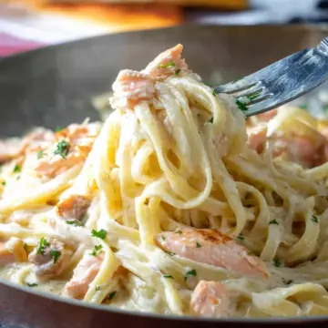 Alfredo Salmon Pasta